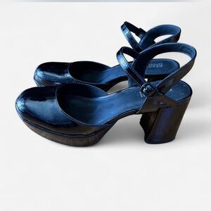 Kenneth Cole Reaction Womens Black Patent Leather Platform Shoes Sz. 7.5